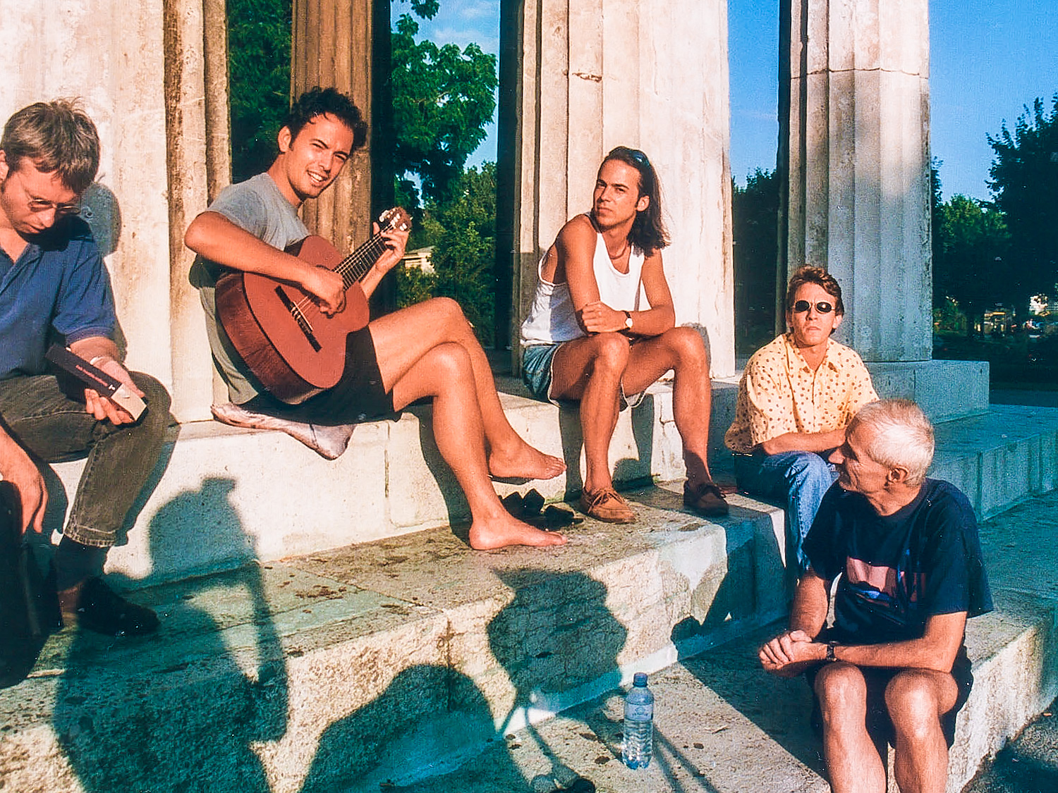Paulo Bittencourt, playing and singing bossa nova in Volksgarten park, in the center of Vienna, Austria (1999)