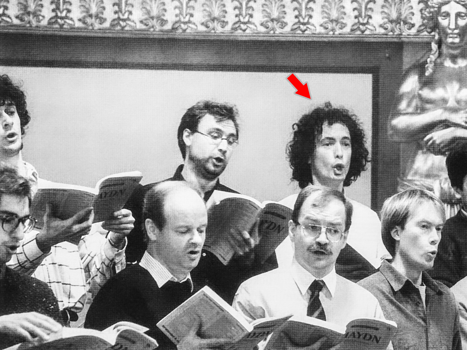 Paulo Bittencourt, performing with the Arnold Schoenberg Choir, in a concert at the Musikverein, in Vienna, Austria (1994)