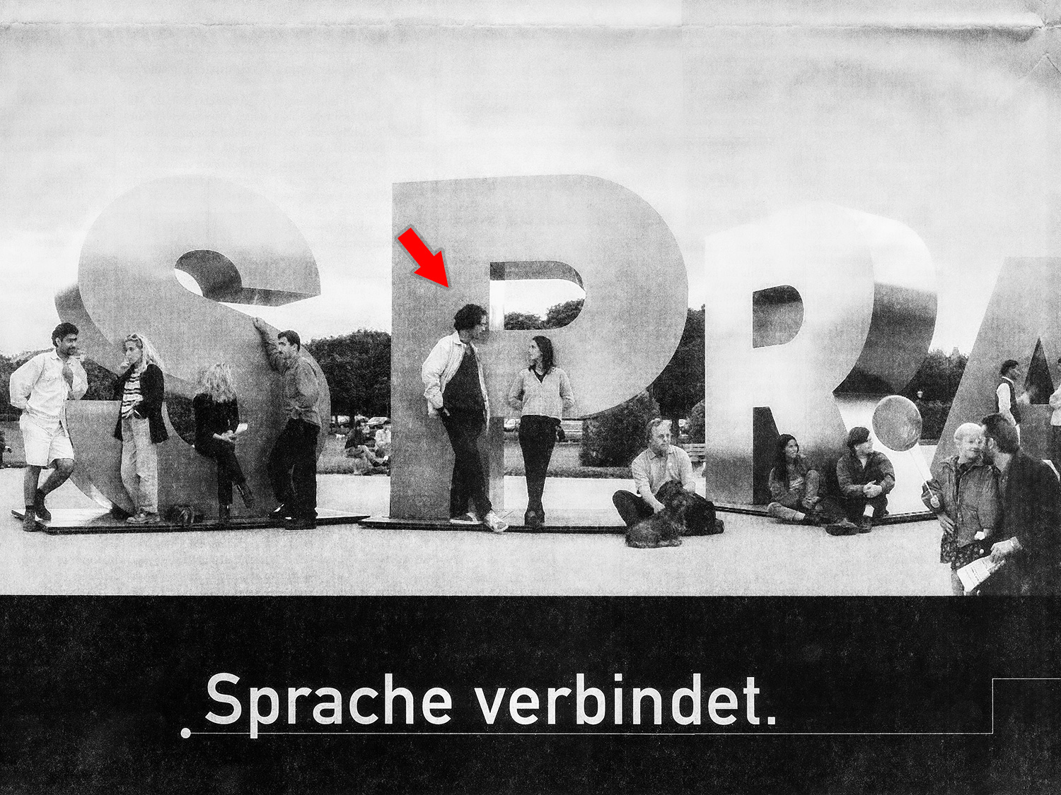 Paulo Bittencourt, on the pages of the newspaper Der Standard, in a campaign about different cultures, in Vienna, Austria (1996). “Sprache verbindet” means “Language unites”